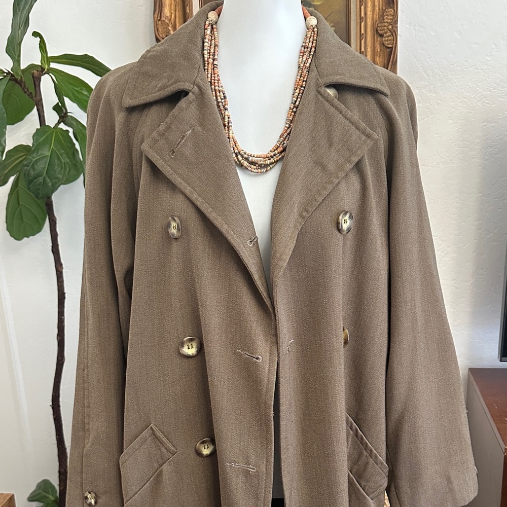 Vintage Neiman Marcus Women's Double-Breasted trench Coat in Taupey olive